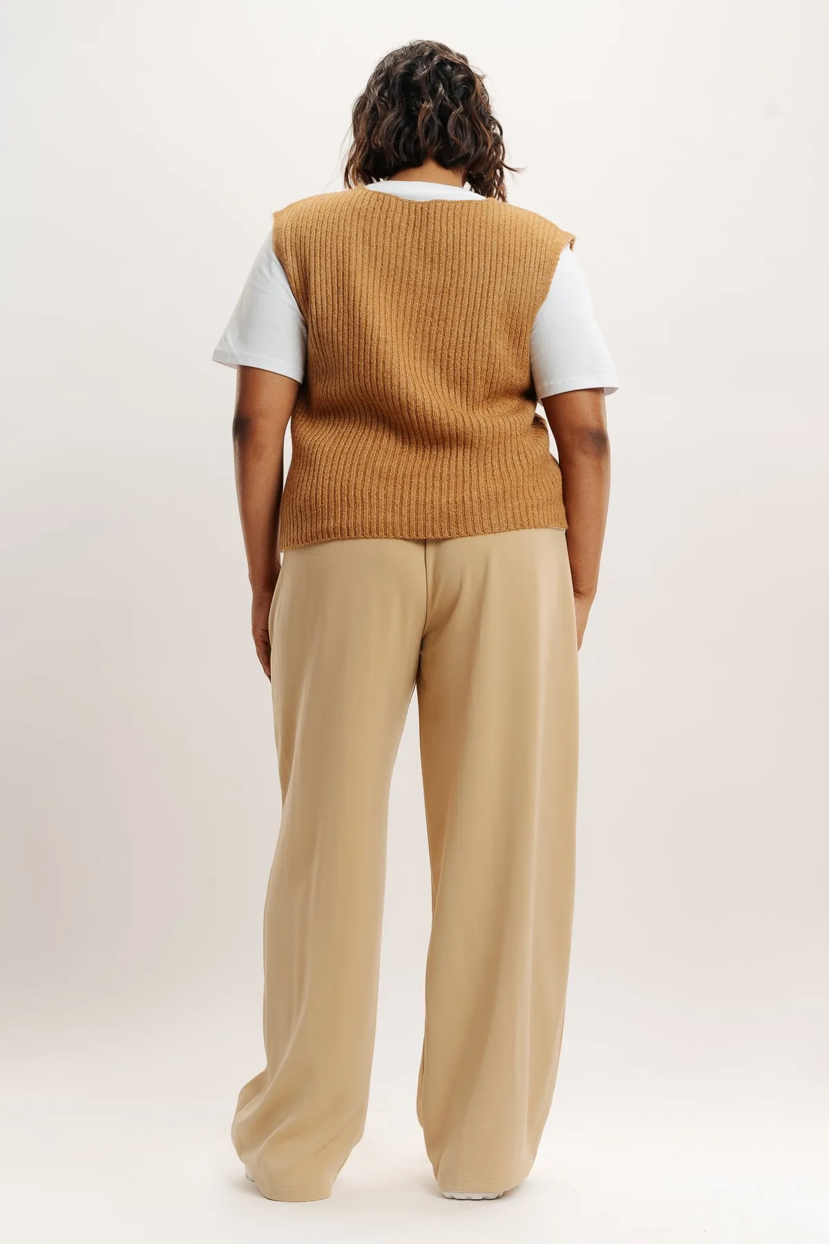 Cream Pleated Straight Fit Curve Korean Pant