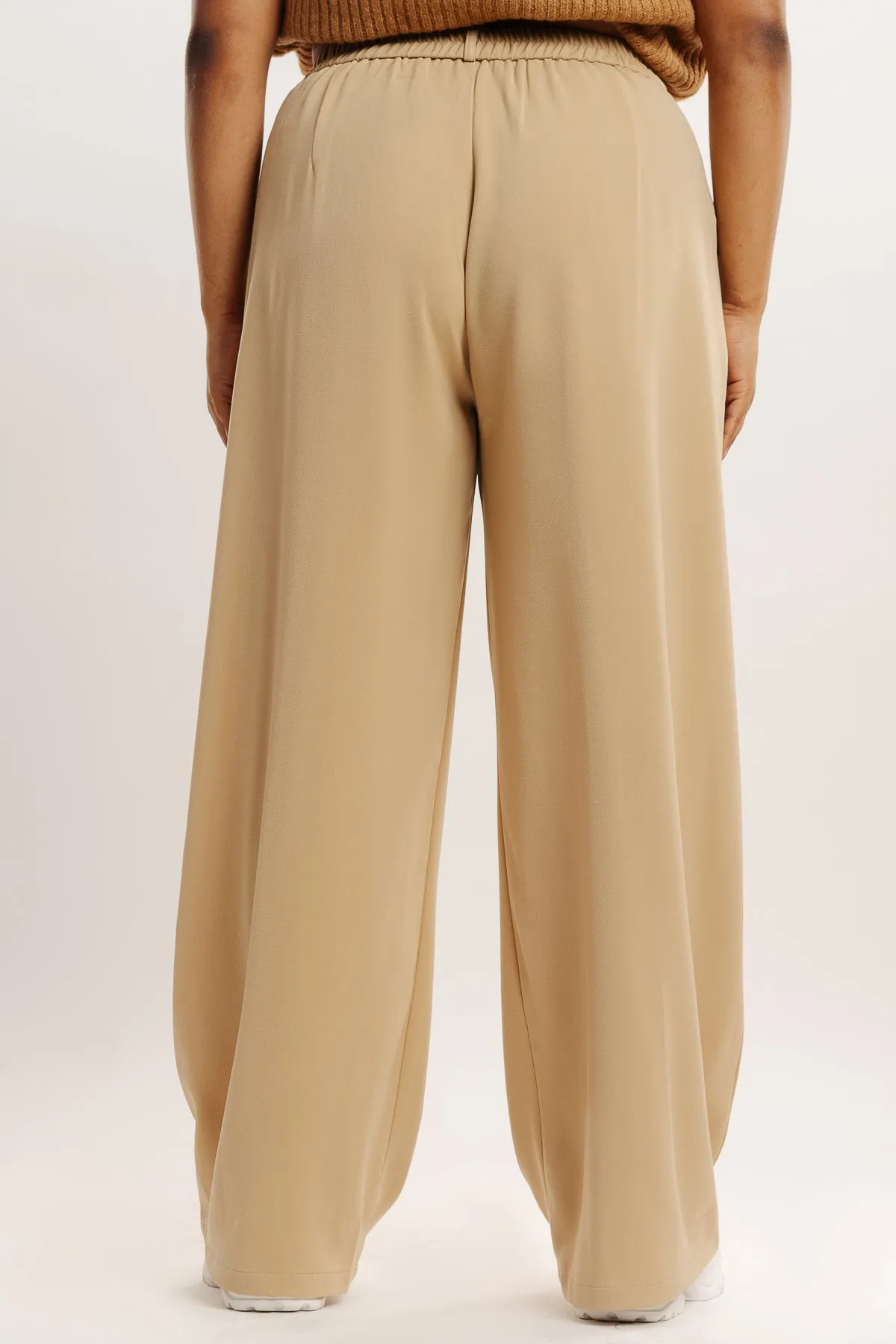 Cream Pleated Straight Fit Curve Korean Pant