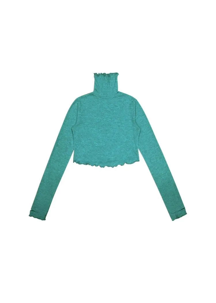 Cropped Frilly Turtletop light turtleneck