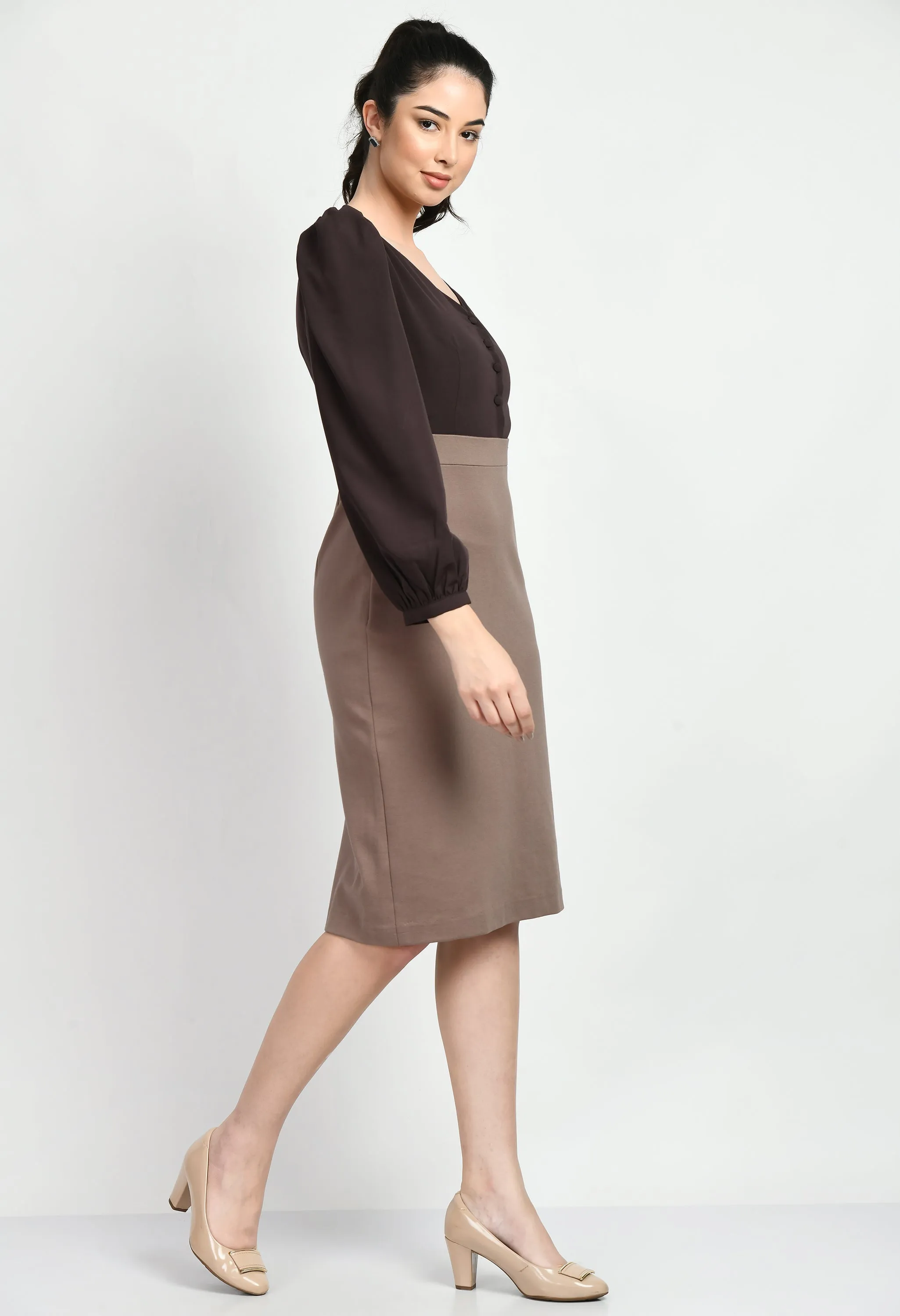 Exude Style Colour Blocked Sheath Dress (Camel Beige   Coffee Brown)