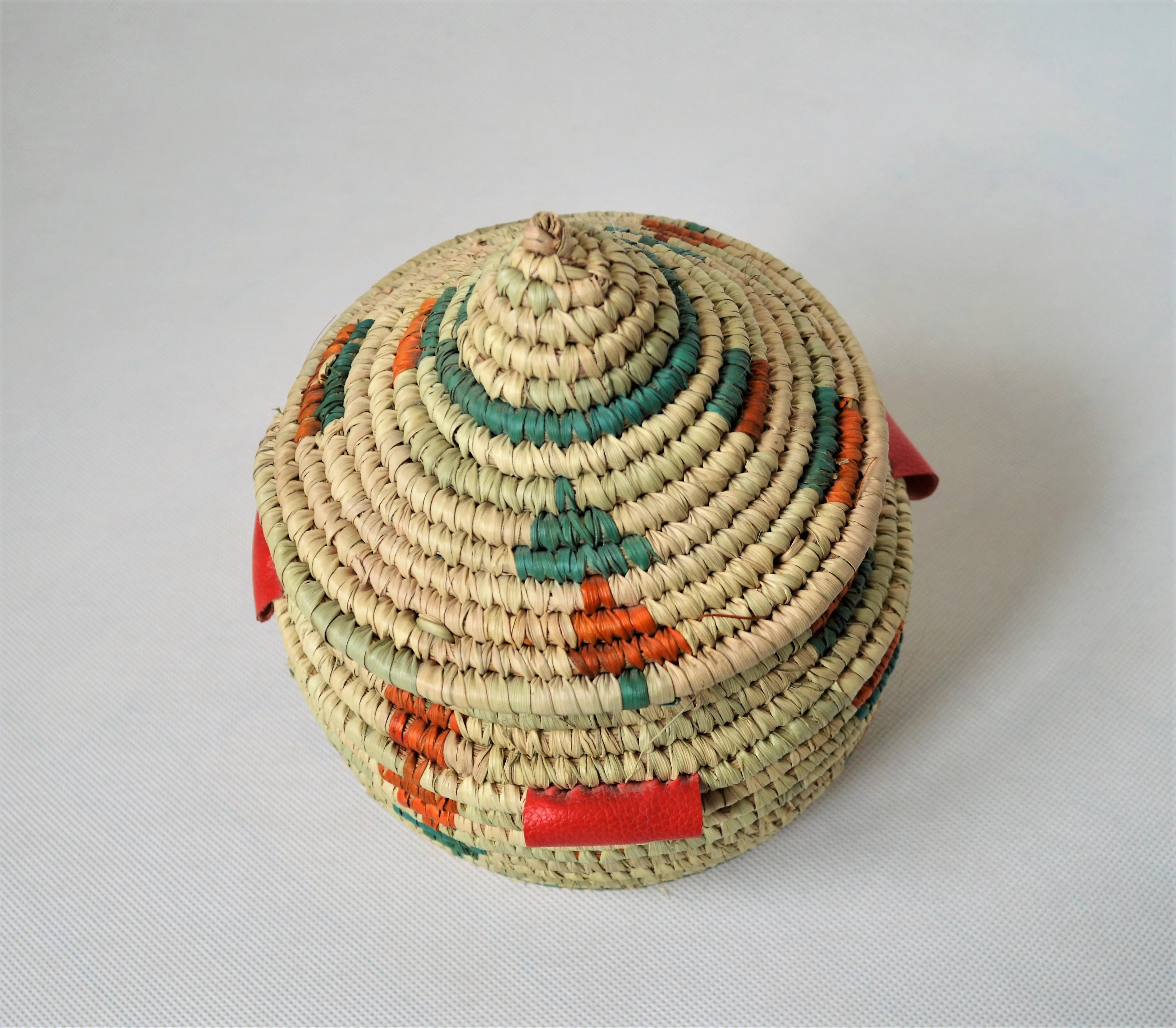 Moroccan-style basket with lid