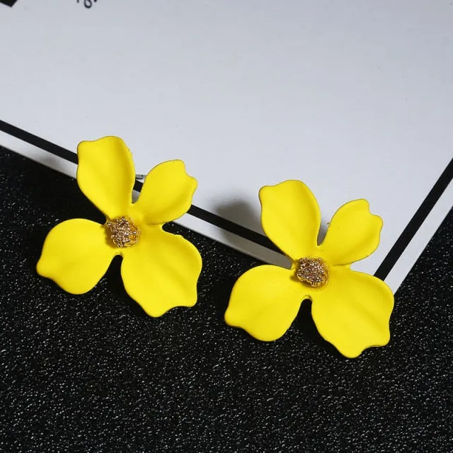 New Cute Small Daisy Flowers Stud Earrings For Women Korean Sweet crystal Flower Earring Girls Fashion Elegant Jewelry