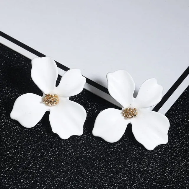 New Cute Small Daisy Flowers Stud Earrings For Women Korean Sweet crystal Flower Earring Girls Fashion Elegant Jewelry